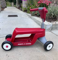 Radio Flyer Kids Ride-On Scooter