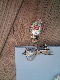 Egg brooche