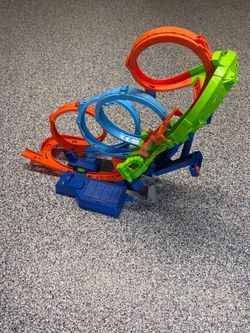Hot Wheels Action Spiral Speed Crash Track Set