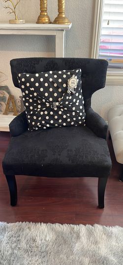 Black Decorative Accent Chair 