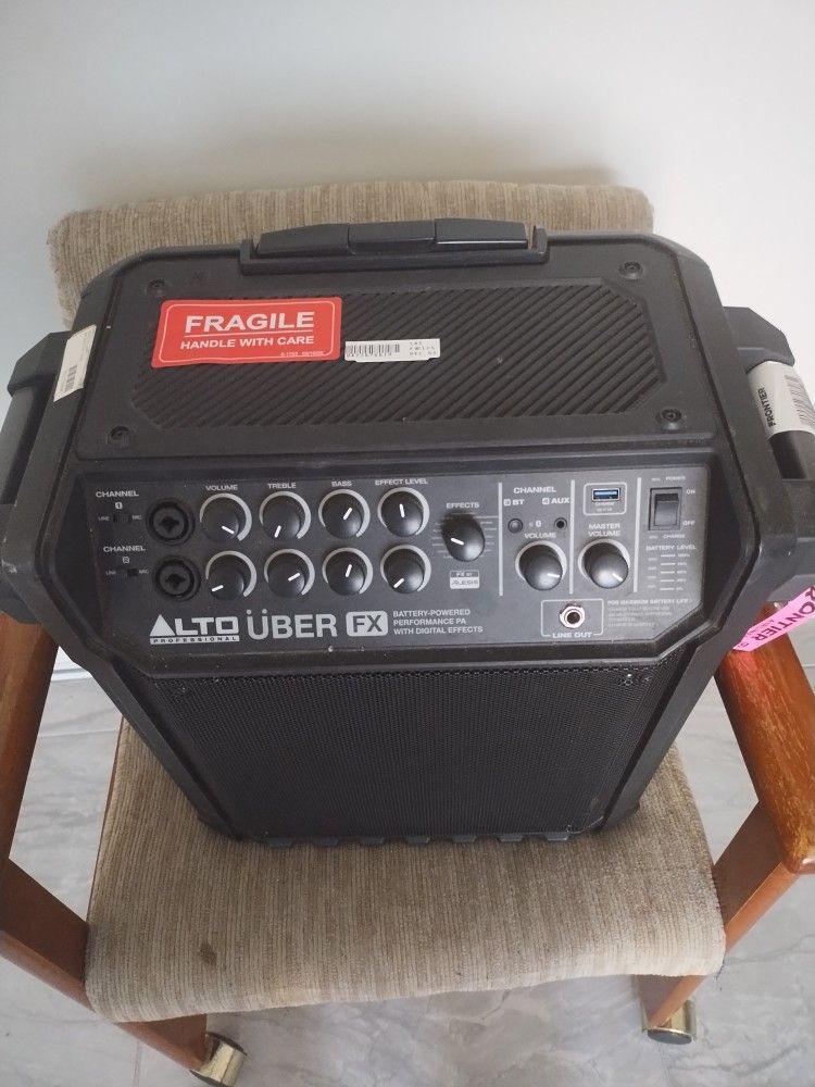 Alto Professional Busker 200W Portable PA Speaker System with