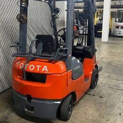 Excellent Toyota forklift, cheap price