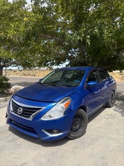 2015 Nissan versa SV