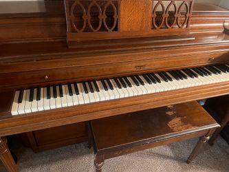 Full size piano