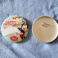 46 Disney Store Happy Birthday pins/write birthdy name on pin