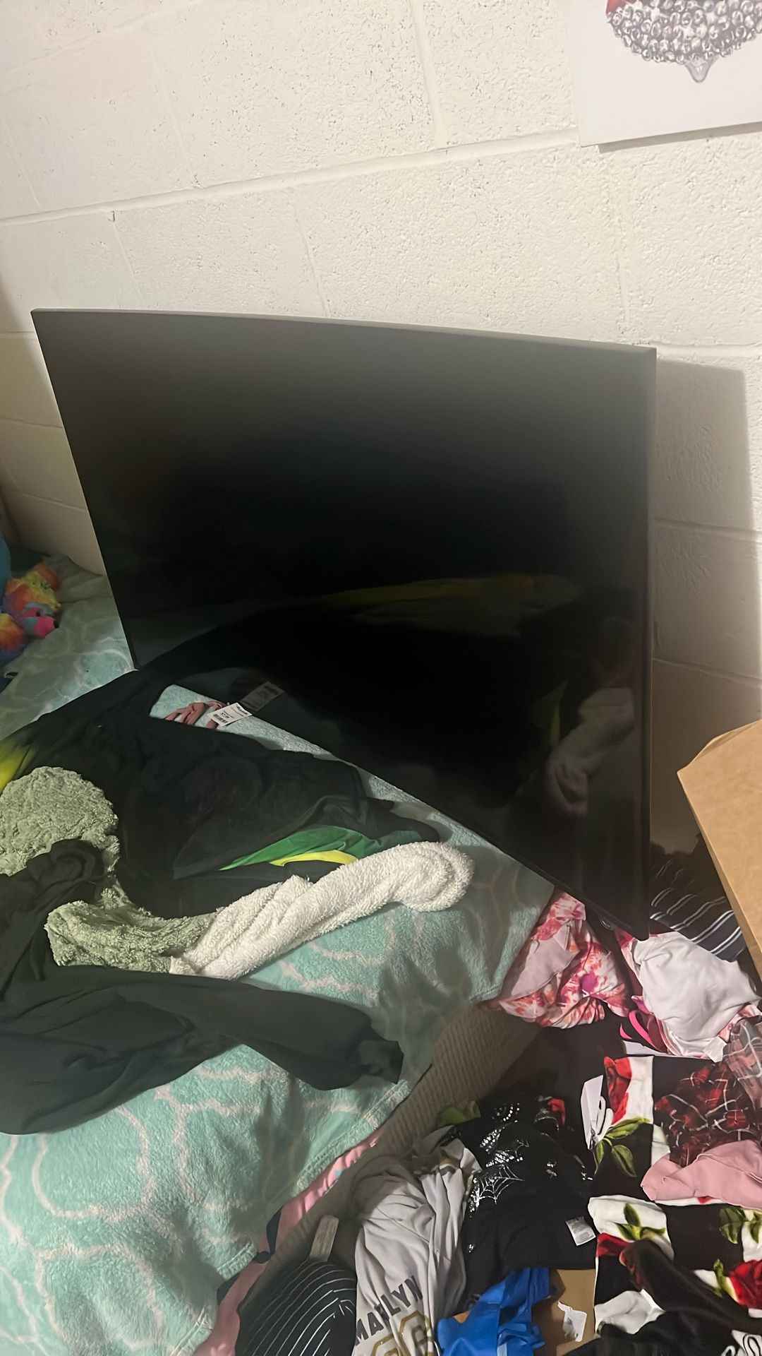 Samsung Curved 55” With Wall Mount