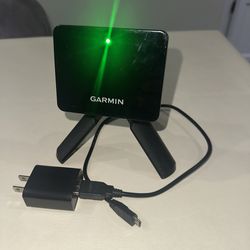 Garmin R10 Launch monitor with stand
