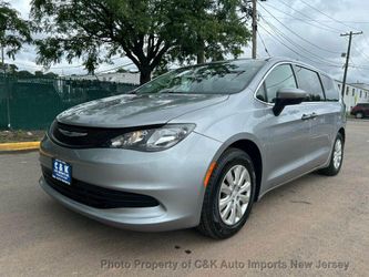 2020 Chrysler Voyager