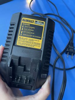 DEWALT DCB100 12-Volt Max Fast Charger