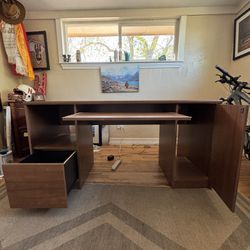 Free Solid wooden Office desk 