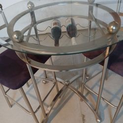 HI TOP TABLE & CHAIRS