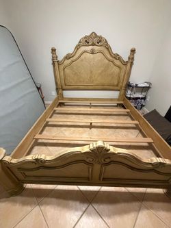 Real Wood King Bedroom Set!
