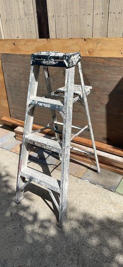 Ladder 🪜 6-foot
