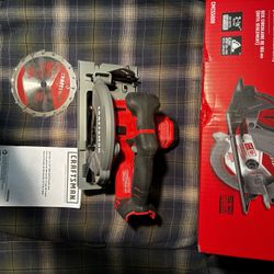  Craftsman V20 Cordless 6-1/2-Inch Circular Saw, model number CMCS500B.  