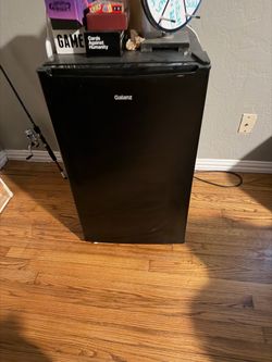 Galanz mini fridge