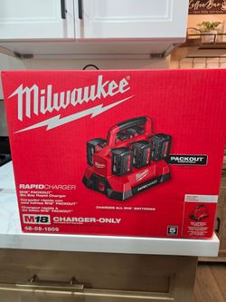 Milwaukee packout rapid charger