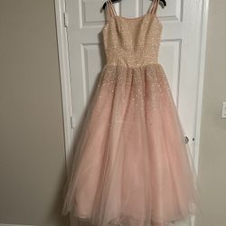 Light Pink Glittery Ball Gown Spaghetti Straps Size 6 Formal Dress Prom Party