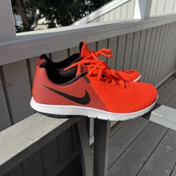 Nike Runners Men’s Size 11