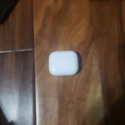 Apple Airpods 4 with Apple Charging  Case.