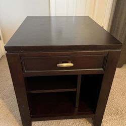 Haverty’s End Table Night Stand 