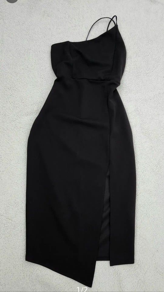 ✅️ Black Bodycon Midi Dress• Asymmetrical Cocktail Dress• Size M• Great Condition• $20firm