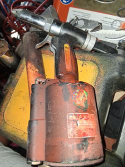 Crain carpet kicker