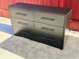 Modern medium size black 6 drawer dresser chest