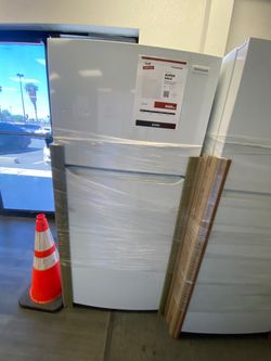 Frigidaire FFTR2045VW Refrigerator