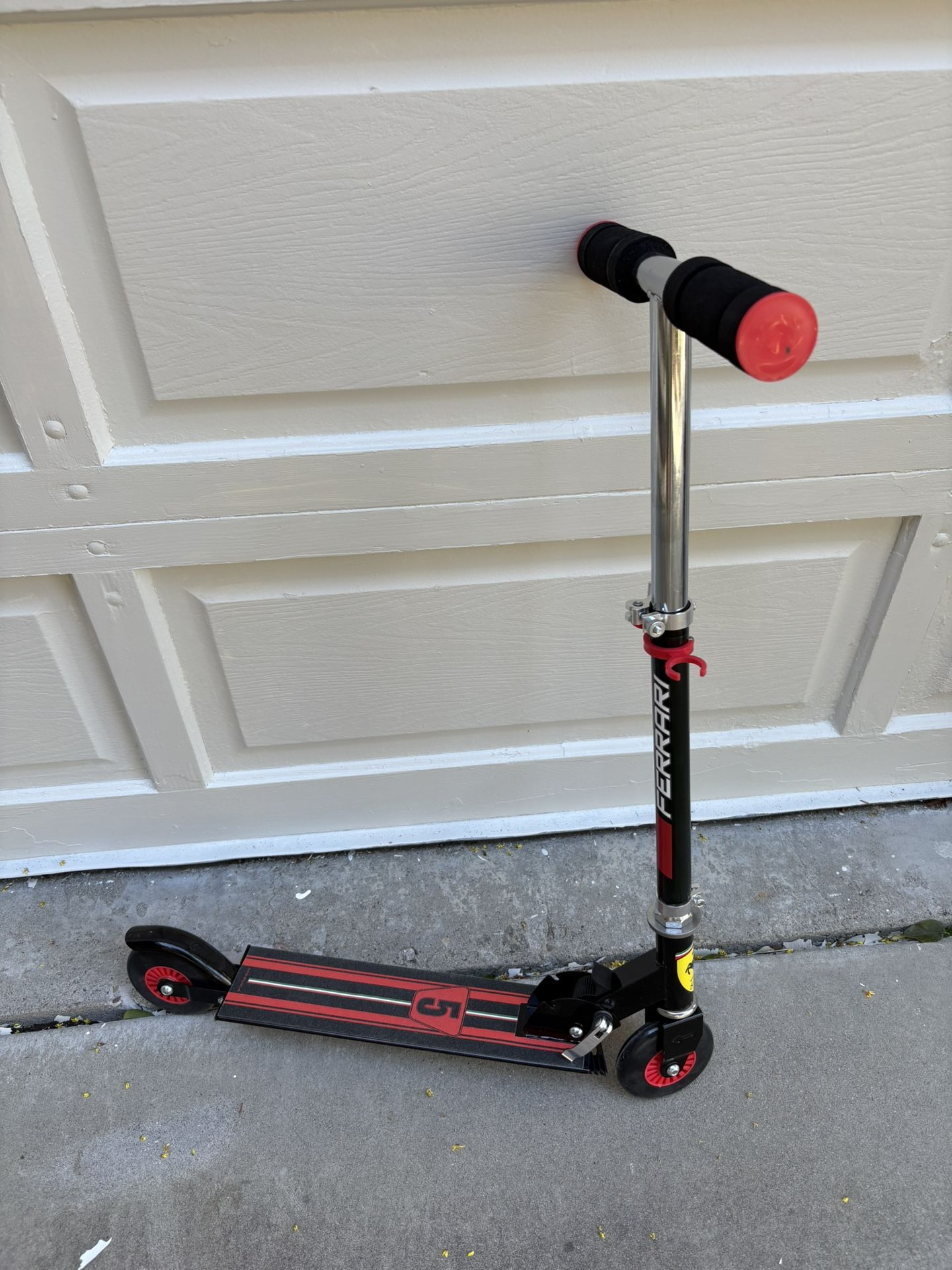 Ferrari Kids Two Wheels Scooter