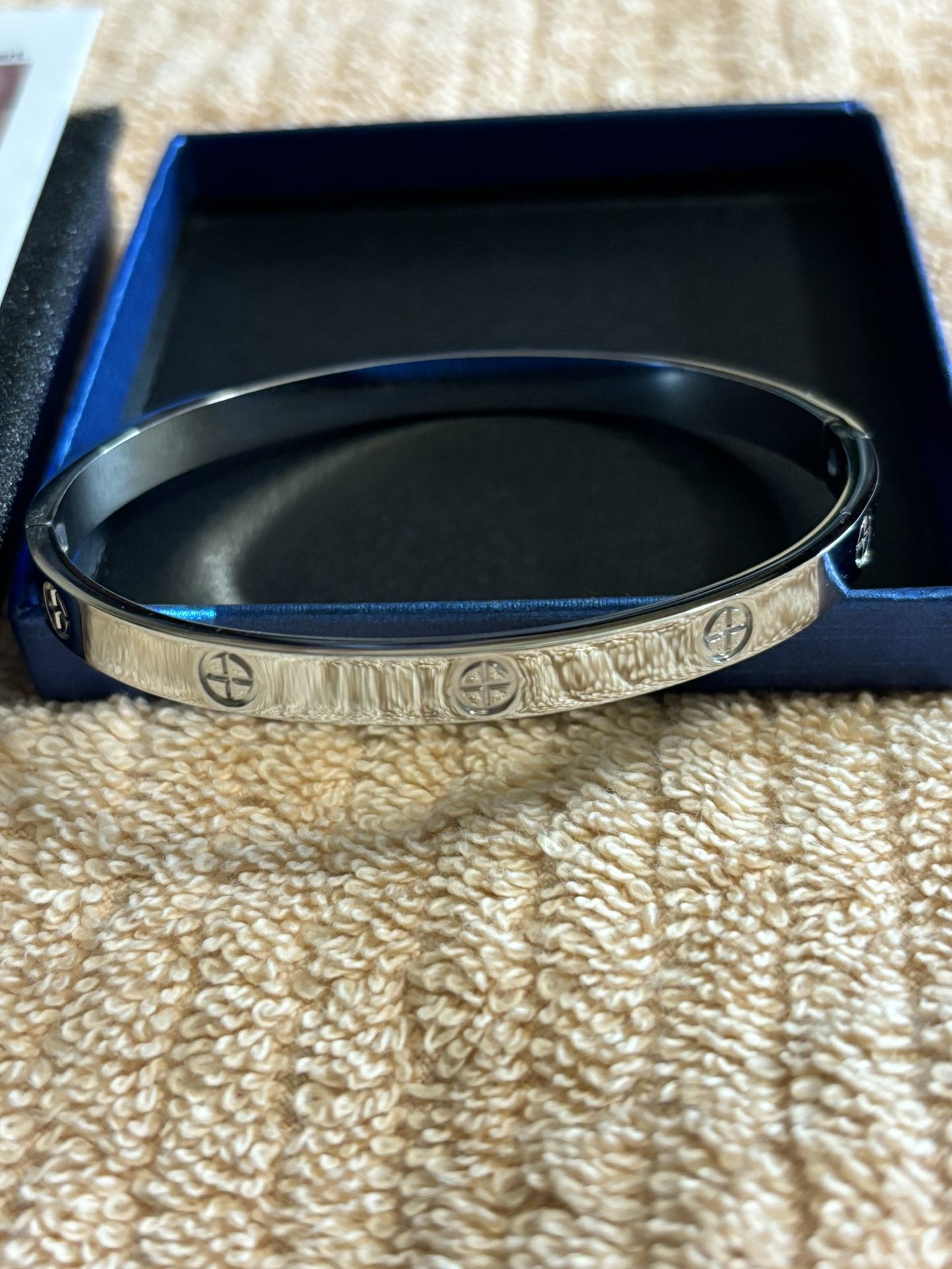 Oval Bangle Silver