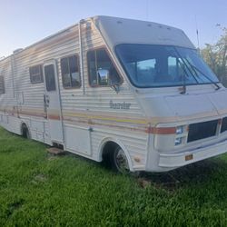 1987 Fleetwood Bounder 