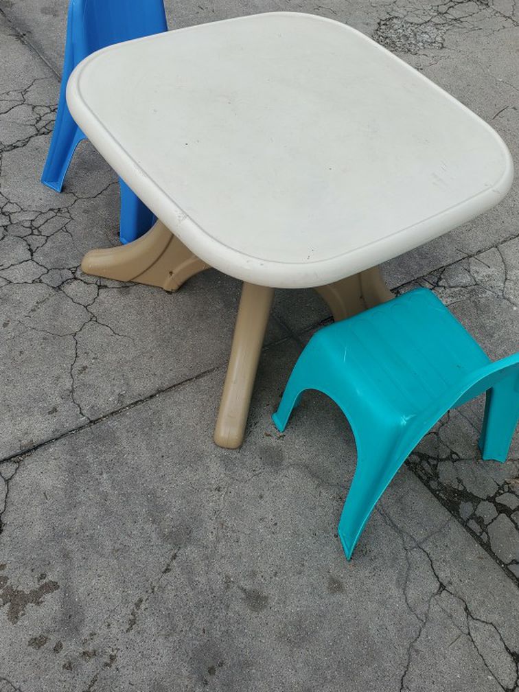 kids toddler table and chairs $30