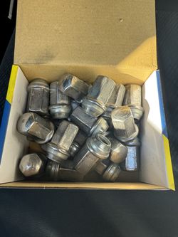 OEM GM LUGNUTS