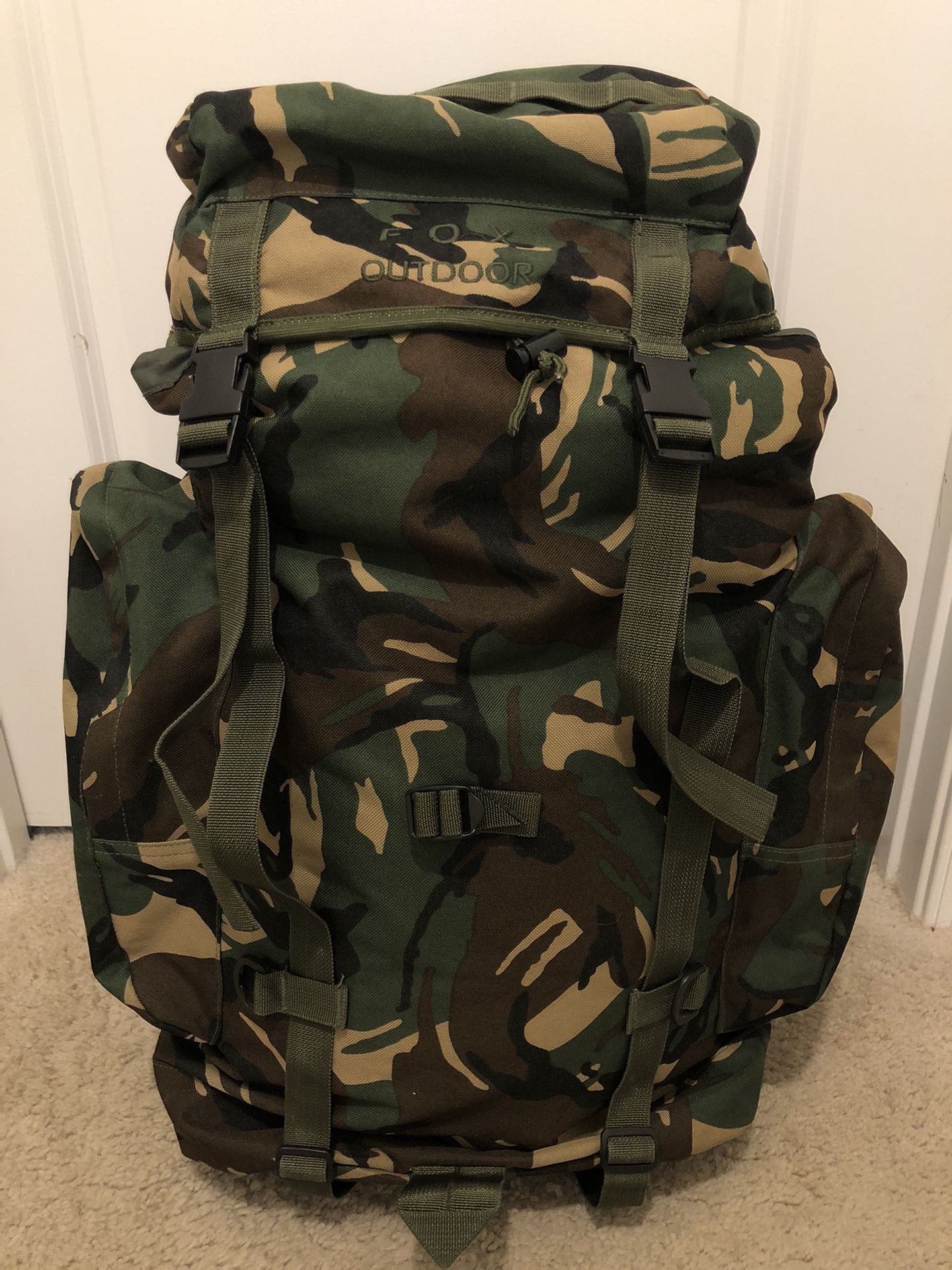 Look LEGIT with this LIKE NEW 75L FOX OUTDOORS CAMO BACKPACK!