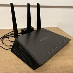 Netgear NightHawk AC1750 WiFi Router