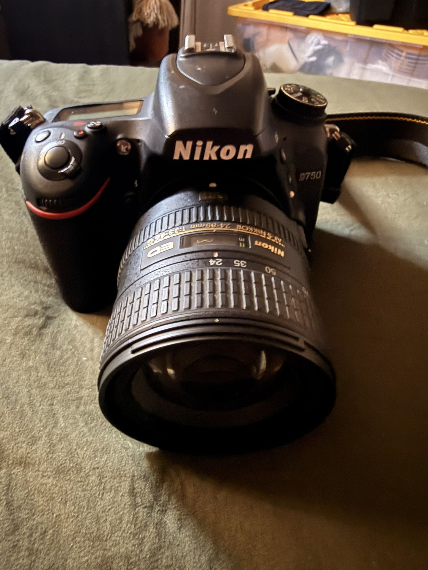 NIIKON D750 FULL FRAME WITH 24-85mm 1:3.5 LENS !!!