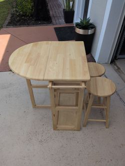 Drop Leaf Table and Stools