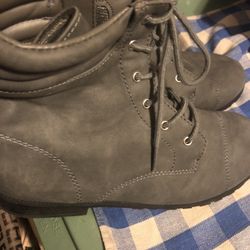 PLACE Ankle Boots  Side Zip  Size 5Y Or Ladies 