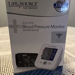 NEW A&D Medical  UA-651W-AC AccuFit Deluxe Blood Pressure Monitor