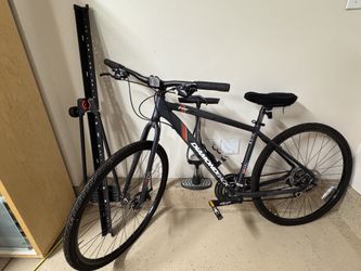 Diamondback Dual Sport Bike With Bike Rack And Pump
