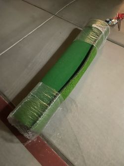 Gymax 5 x 3 FT Golf Hitting Mat w/ Artificial Turf 2 Rubber Tees & 2 Alignment Sticks Training Mat for Home Backyard Garage