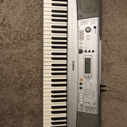 Yamaha Ypt 300 Keyboard -