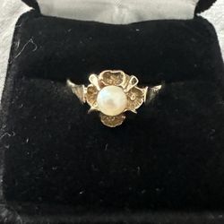 14k Pearl Flower Ring