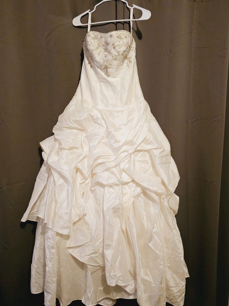 Strapless Wedding Dress 