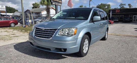 2010 Chrysler Town & Country