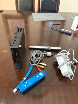 Modded Black Nintendo Wii RVL-001 Bundle with Blue Remote & Cables
