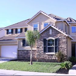 Wonderful 5bd / 4b (3600 Sq Ft) Fully Furnished!!