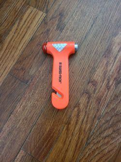 Multi-tool - seatbelt cutter