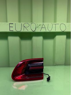 2015 2016 2017 2018 PORSCHE MACCAN Right Passenger Side Trunk Lid / Inner Tail Light OEM 011.500-04