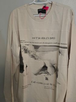 Long-sleeve graphic shirt
